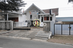 Rumah Elit Modern Tanpa Renovasi di Sarijadi Bandung Rumah Elit Modern Tanpa Renovasi di Sarijadi Bandung