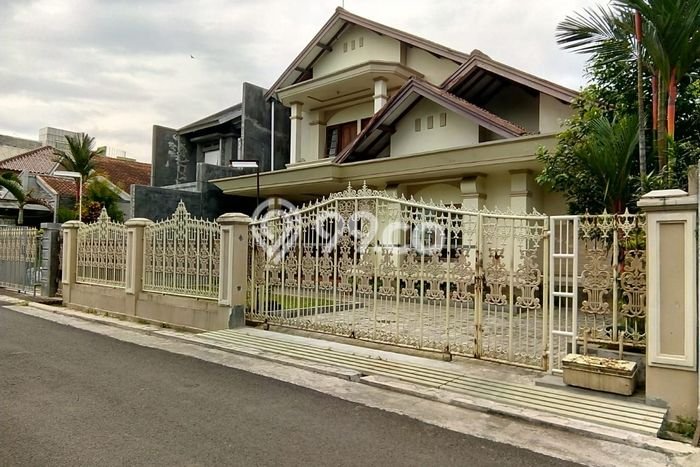 Siap Huni Hunian Elit 5 Kamar di Antapani Dekat ke Mana Pun Siap Huni Hunian Elit 5 Kamar di Antapani Dekat ke Mana Pun
