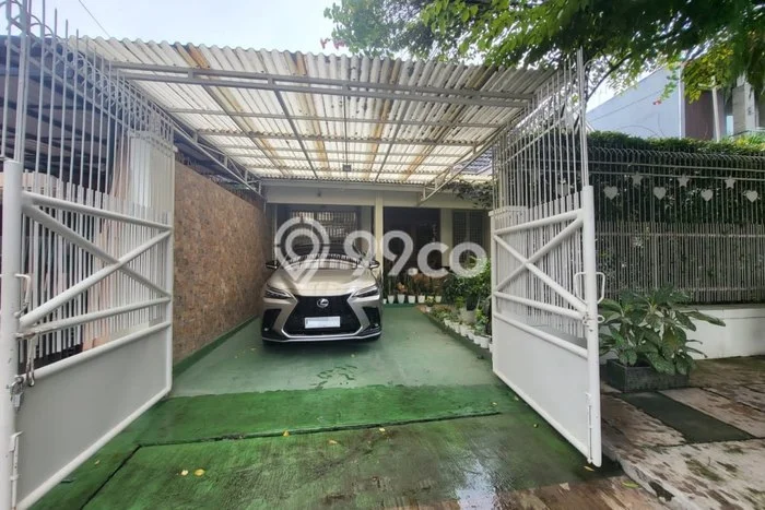 Rumah Elit LB 500m2 Siap Huni Desain Elegan di PELAJAR PEJUANG, Bandung Rumah Elit LB 500m2 Siap Huni Desain Elegan di PELAJAR PEJUANG, Bandung
