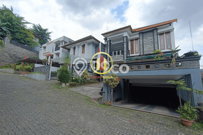 Ready to Use! Luxury House LT 300m2 Desain Modern di Dago Ready to Use! Luxury House LT 300m2 Desain Modern di Dago