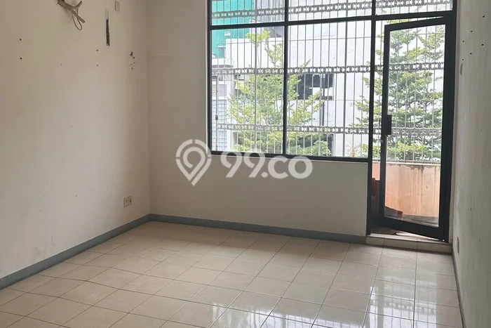 Ruko Dijual di Jakarta Barat LT 90m2 & LB 270m2 Lokasi Terbaik! Ruko Dijual di Jakarta Barat LT 90m2 & LB 270m2 Lokasi Terbaik!