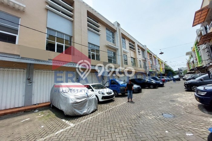 Unit Ruko Disewa Lokasi Klojen, Malang Spesifikasi Luas Bangunan 180m2 Unit Ruko Disewa Lokasi Klojen, Malang Spesifikasi Luas Bangunan 180m2