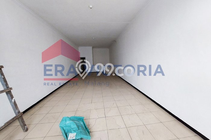 Unit Ruko Disewa Lokasi Klojen, Malang Spesifikasi Luas Bangunan 180m2 Unit Ruko Disewa Lokasi Klojen, Malang Spesifikasi Luas Bangunan 180m2