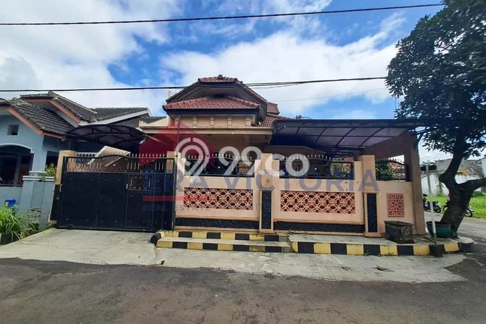 Rumah Strategis Modern Lb 260m2 di Kedungkandang, Malang Rumah Strategis Modern Lb 260m2 di Kedungkandang, Malang
