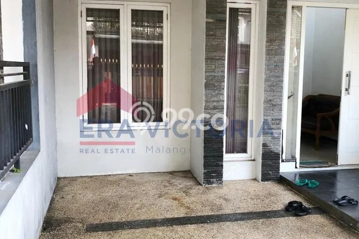 Rumah Modern Cantik 2 KT Siap Huni di Singosari Rumah Modern Cantik 2 KT Siap Huni di Singosari