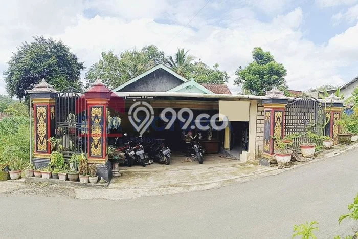 Rumah Strategis Modern Lb 200m2 di Punung, Pacitan Rumah Strategis Modern Lb 200m2 di Punung, Pacitan