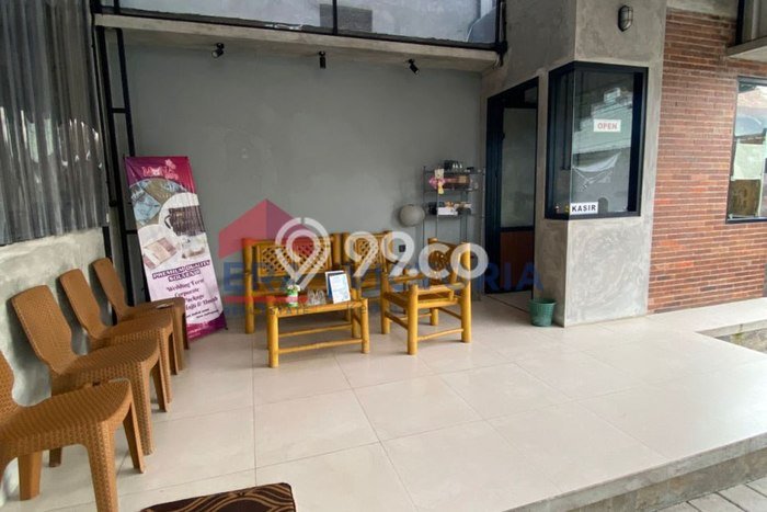 Komersial Dijual di Kediri LT 241m2 & LB 230m2 Lokasi Terbaik! Komersial Dijual di Kediri LT 241m2 & LB 230m2 Lokasi Terbaik!