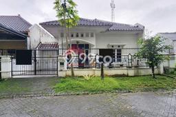 Rumah kawasan Blimbing, Malang, LT 360m2m² Bangunan 250m2m² Rumah kawasan Blimbing, Malang, LT 360m2m² Bangunan 250m2m²