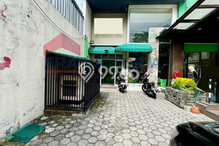 Unit Ruko Dijual di Malang LT 300m2 & LB 168m2 Unit Ruko Dijual di Malang LT 300m2 & LB 168m2