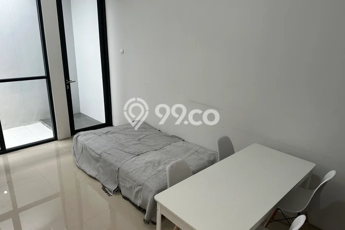 Lokasi strategis! Rumah siap pakai dikontrakkan di Wiyung LB 95m2 Lokasi strategis! Rumah siap pakai dikontrakkan di Wiyung LB 95m2