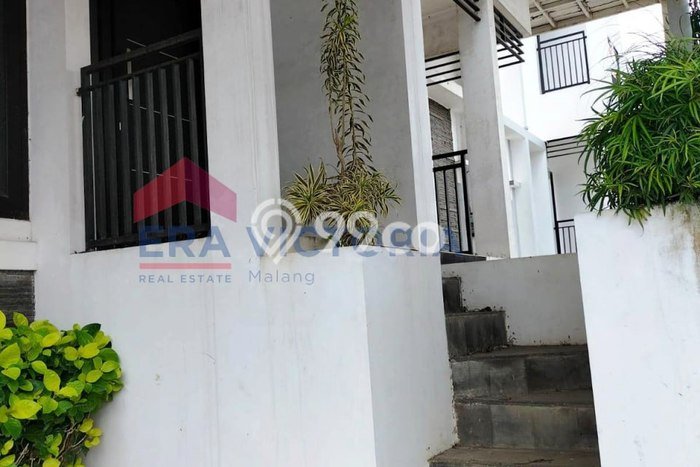 Lokasi strategis! Rumah siap pakai disewakan di Karangploso LB 54m2 Lokasi strategis! Rumah siap pakai disewakan di Karangploso LB 54m2