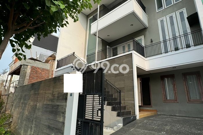 Siap Huni Rumah Mewah 6 Kamar di Penjaringan Dekat ke Mana Pun Siap Huni Rumah Mewah 6 Kamar di Penjaringan Dekat ke Mana Pun