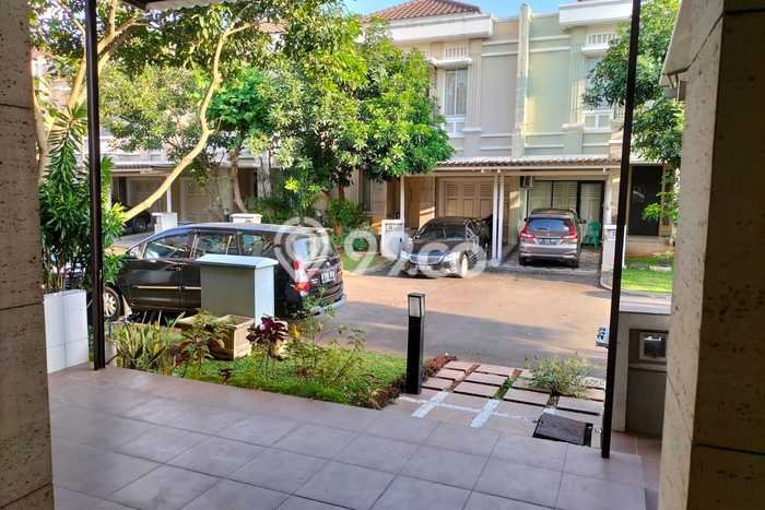 Jual Rumah Luas Megah Dengan View Eksklusif di Gading Serpong, Tangerang Jual Rumah Luas Megah Dengan View Eksklusif di Gading Serpong, Tangerang