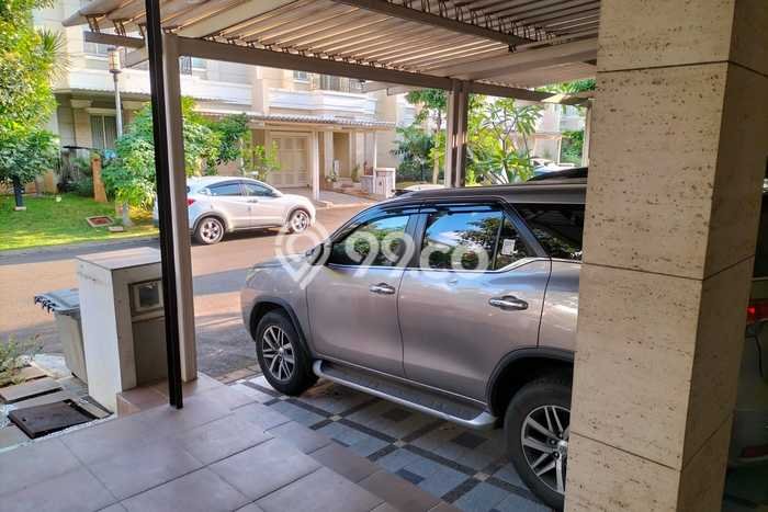 Jual Rumah Luas Megah Dengan View Eksklusif di Gading Serpong, Tangerang Jual Rumah Luas Megah Dengan View Eksklusif di Gading Serpong, Tangerang