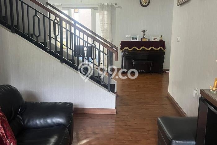 Dijual Rumah Mewah Elegan Dengan View Cantik di Gading Serpong, Tangerang Dijual Rumah Mewah Elegan Dengan View Cantik di Gading Serpong, Tangerang