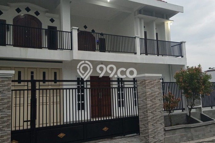 For Sale Hunian Rumah Terawat 5 Kamar di Karanganyar, Surakarta For Sale Hunian Rumah Terawat 5 Kamar di Karanganyar, Surakarta