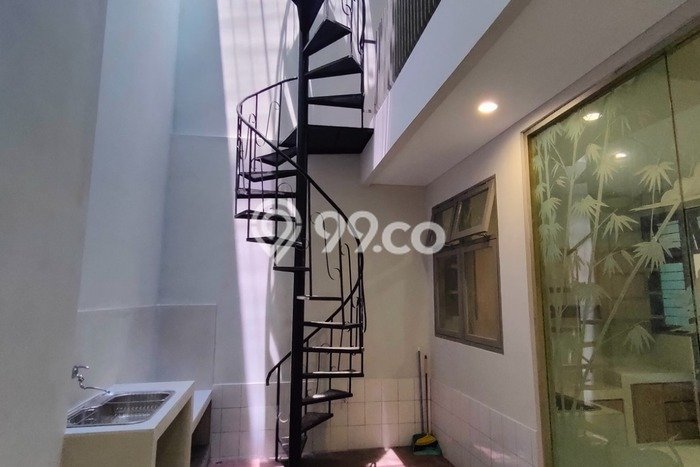 Rumah Elit Modern Siap Huni di Tomang Jakarta Barat Rumah Elit Modern Siap Huni di Tomang Jakarta Barat