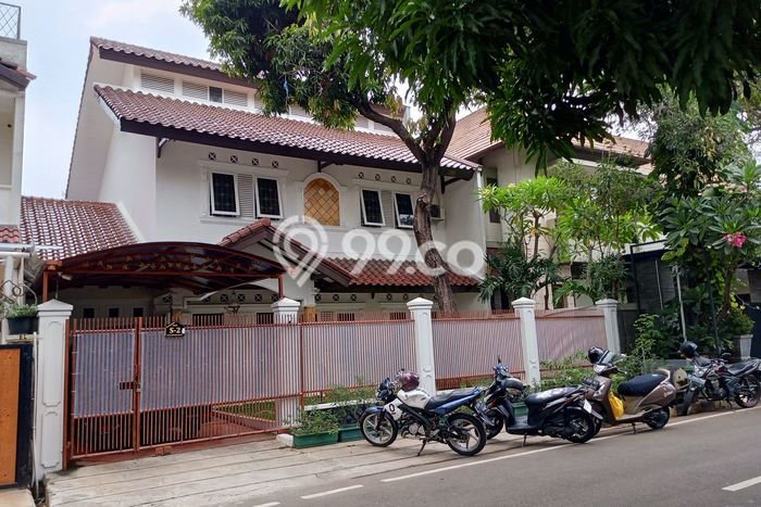 SPECIAL PRICE! Rumah area Rawamangun, 3 KT, Akses Mudah Fasilitas Umum, Luas 260m² LB 320m² SPECIAL PRICE! Rumah area Rawamangun, 3 KT, Akses Mudah Fasilitas Umum, Luas 260m² LB 320m²