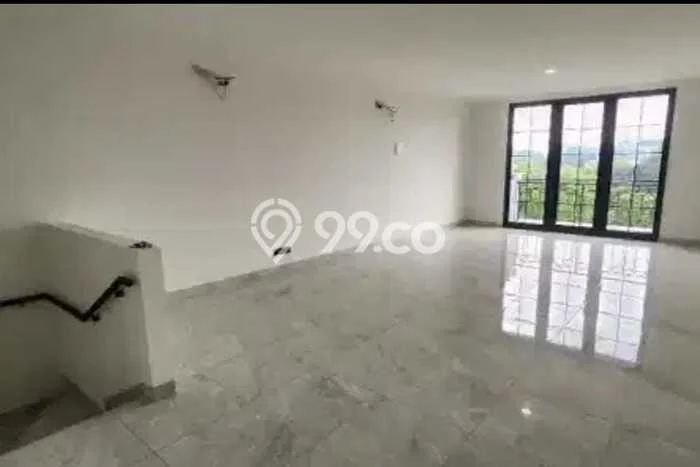 Dijual! Ruko di Klender Jakarta Timur LT 85m2 / LB 195m2 Kawasan Strategis Dijual! Ruko di Klender Jakarta Timur LT 85m2 / LB 195m2 Kawasan Strategis