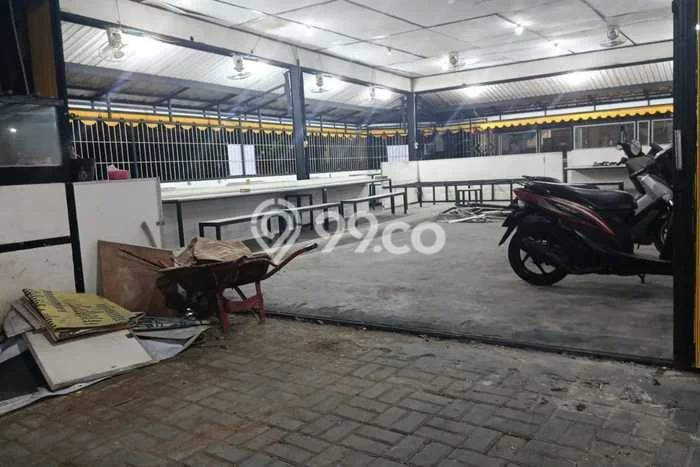 Unit Komersial Disewakan di Cipinang di Area Ramai & Strategis Unit Komersial Disewakan di Cipinang di Area Ramai & Strategis