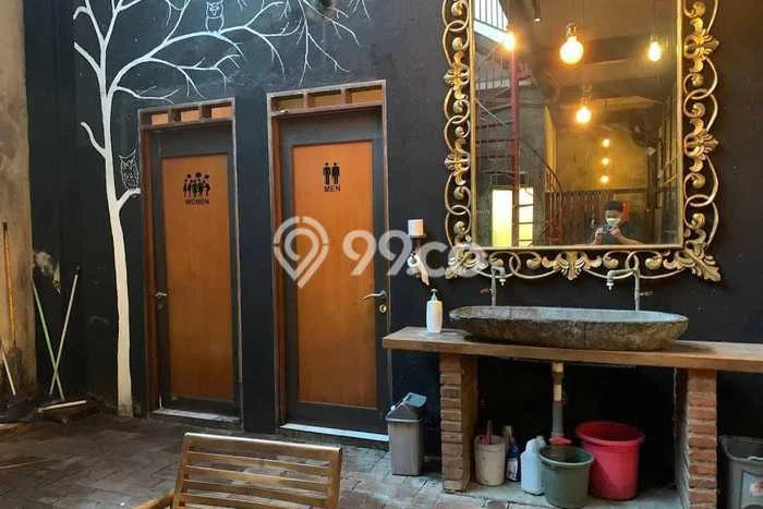 Komersial disewakan lokasi strategis Tebet Jakarta Selatan 700m2 Komersial disewakan lokasi strategis Tebet Jakarta Selatan 700m2