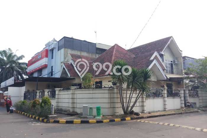 Rumah Mewah LB 200m2 Siap Huni Desain Elegan di Gading Serpong, Tangerang Rumah Mewah LB 200m2 Siap Huni Desain Elegan di Gading Serpong, Tangerang