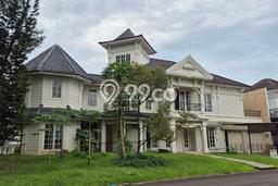 Rumah Eksklusif Siap Huni LT 560m2 di BSD, Tangerang Selatan Rumah Eksklusif Siap Huni LT 560m2 di BSD, Tangerang Selatan