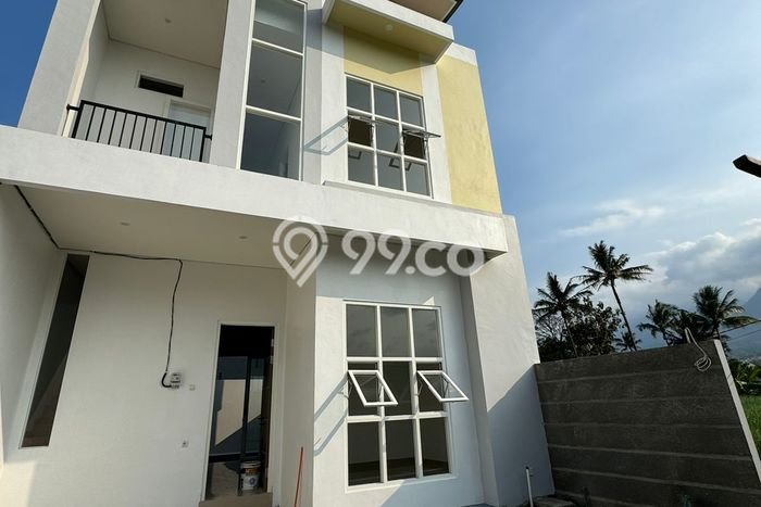 Rumah Strategis Modern Lb 80m2 di Batu, Batu Rumah Strategis Modern Lb 80m2 di Batu, Batu