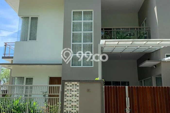 For Sale Hunian Rumah Terawat 7 Kamar di Tlogomas, Malang For Sale Hunian Rumah Terawat 7 Kamar di Tlogomas, Malang