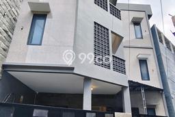 Rumah Elit LB 309m2 Siap Pakai Desain Elegan di Tlogomas, Malang Rumah Elit LB 309m2 Siap Pakai Desain Elegan di Tlogomas, Malang