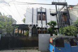 Rumah Modern 4 Kamar LT 184m2 di Bukit Duri Rumah Modern 4 Kamar LT 184m2 di Bukit Duri