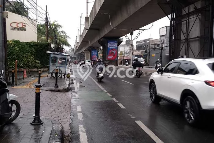 Ruko Bagus LT 360m2 LB 300m2 Dijual di Kebayoran Baru Jakarta Selatan Ruko Bagus LT 360m2 LB 300m2 Dijual di Kebayoran Baru Jakarta Selatan