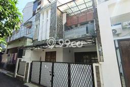 Jual Rumah Minimalis Bagus Punya 4 KT di Tebet Jakarta Selatan SHM Jual Rumah Minimalis Bagus Punya 4 KT di Tebet Jakarta Selatan SHM