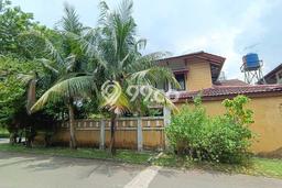 Rumah Elit Modern Tanpa Renovasi di Petukangan Jakarta Selatan Rumah Elit Modern Tanpa Renovasi di Petukangan Jakarta Selatan