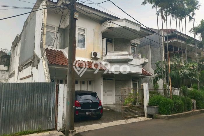 For Sale! Luxury House LT 242m2 Desain Elegan di Pejaten For Sale! Luxury House LT 242m2 Desain Elegan di Pejaten