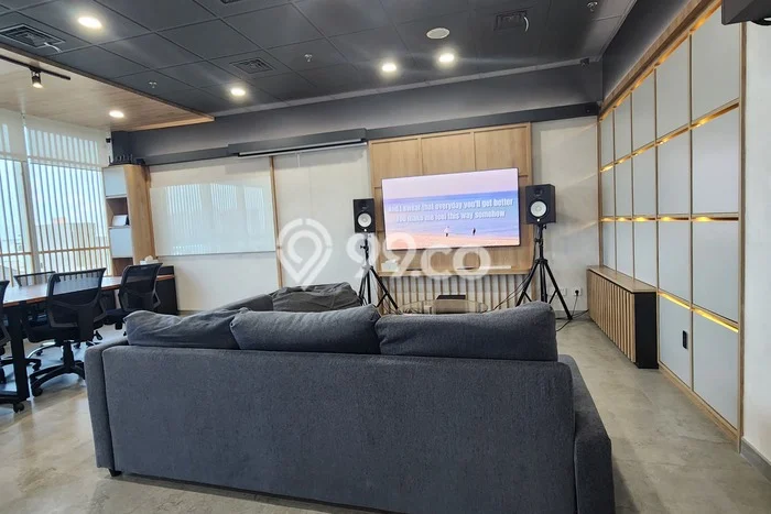 Unit Kantor disewakan di Kelapa Gading Jakarta Utara dengan LT 100m2 / LB 100m2 Unit Kantor disewakan di Kelapa Gading Jakarta Utara dengan LT 100m2 / LB 100m2