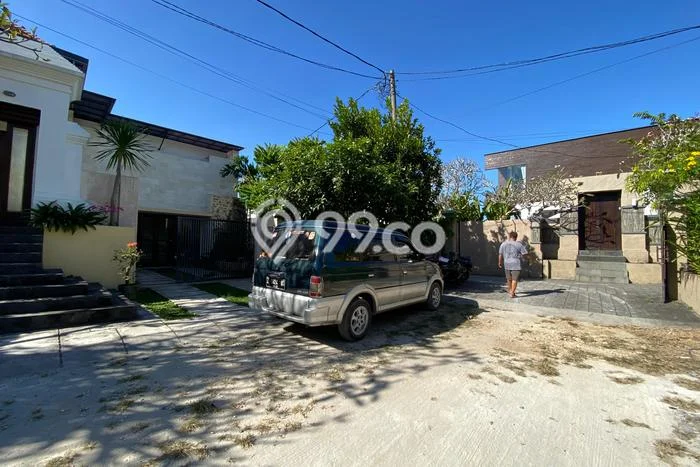 Rumah Elit LB 400m2 Siap Pakai Desain Elegan di Jimbaran, Badung Rumah Elit LB 400m2 Siap Pakai Desain Elegan di Jimbaran, Badung