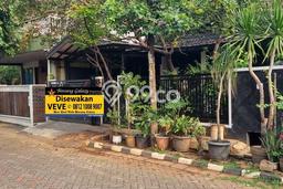 Disewakan! Rumah 3 Kamar Tidur &
2 Kamar Mandi di Kemang Pratama, Bekasi Disewakan! Rumah 3 Kamar Tidur &
2 Kamar Mandi di Kemang Pratama, Bekasi