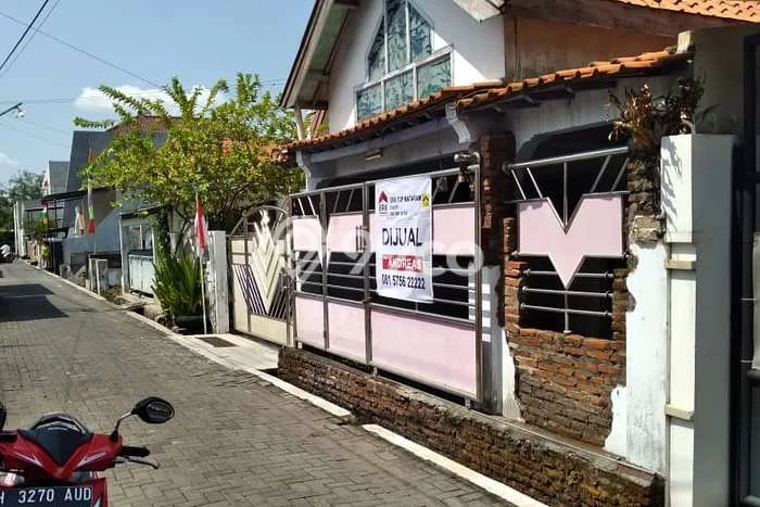 Dijual Rumah Siap Huni di Semarang Timur Semarang Harga Rp 400 Juta LT 129m2 Dijual Rumah Siap Huni di Semarang Timur Semarang Harga Rp 400 Juta LT 129m2