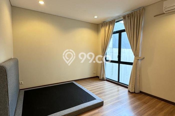 Rumah kawasan BSD City, Dekat Pusat Kota, 4 KM, Luas 180m² Bangunan 242m² Rumah kawasan BSD City, Dekat Pusat Kota, 4 KM, Luas 180m² Bangunan 242m²