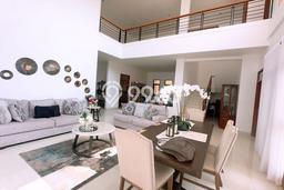 Rumah di Setiabudi, Bandung, Luas 472m² LB 400m² Rumah di Setiabudi, Bandung, Luas 472m² LB 400m²