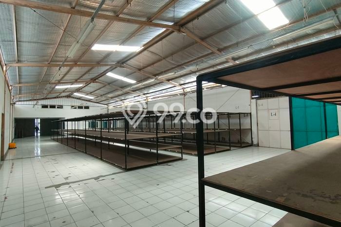 Unit Gudang Disewakan di Taman Kopo Indah di Area Ramai & Strategis Unit Gudang Disewakan di Taman Kopo Indah di Area Ramai & Strategis