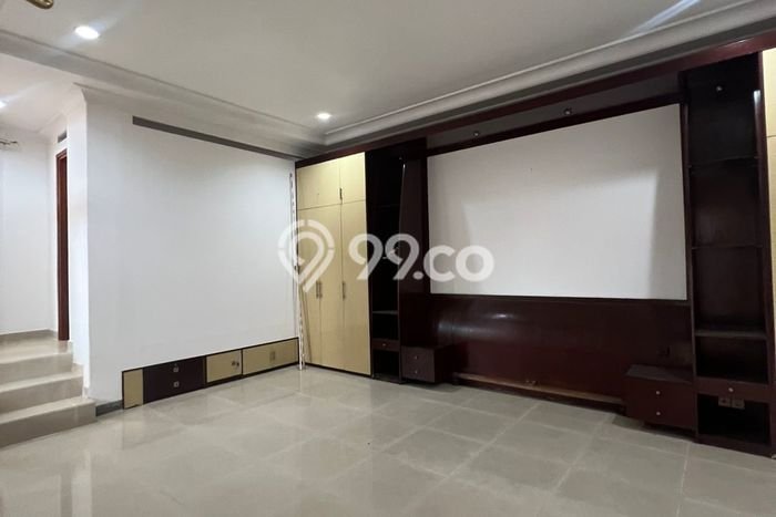 Ready to Use! Luxury House LT 200m2 Desain Modern di Singgasana Ready to Use! Luxury House LT 200m2 Desain Modern di Singgasana