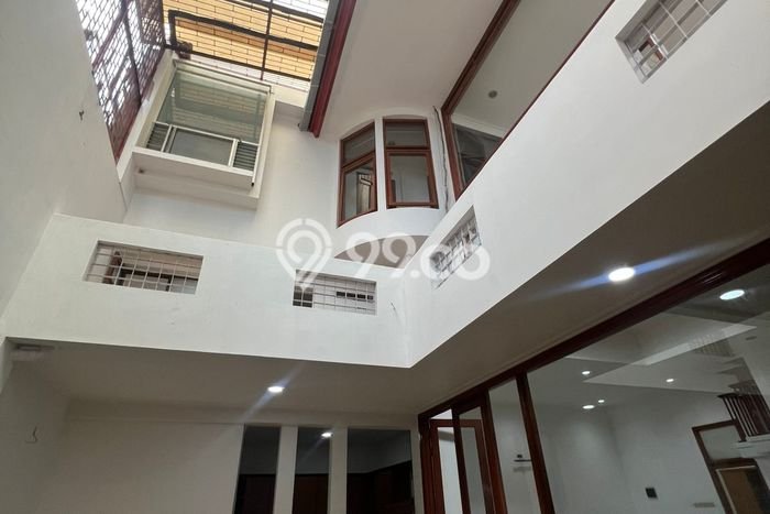 Ready to Use! Luxury House LT 200m2 Desain Modern di Singgasana Ready to Use! Luxury House LT 200m2 Desain Modern di Singgasana
