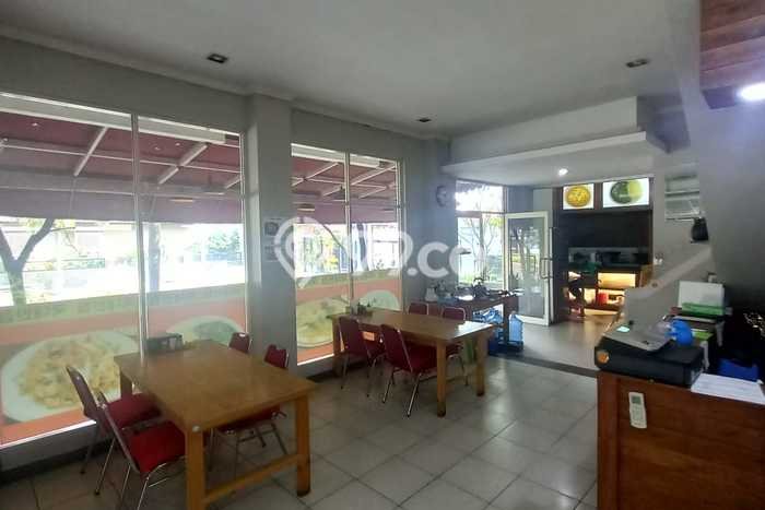 Ruko Dijual di Prime Area Bandung Luas 170m2 Ruko Dijual di Prime Area Bandung Luas 170m2