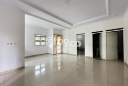 Dijual Rumah Luas Elegan Dengan View Cantik di Ciumbuleuit, Bandung Dijual Rumah Luas Elegan Dengan View Cantik di Ciumbuleuit, Bandung