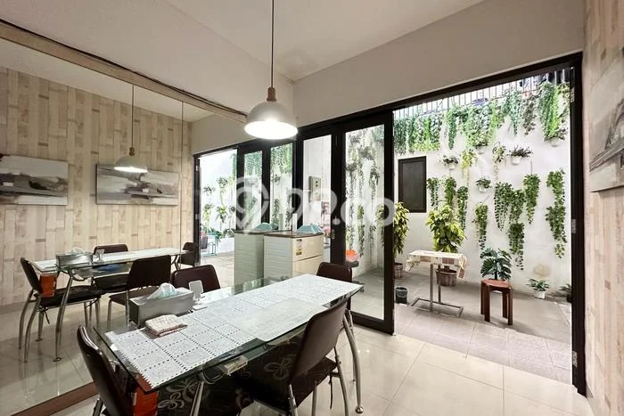 Dijual Segera Rumah Kost di Bandung Kota, Bandung 9 Kamar Dijual Segera Rumah Kost di Bandung Kota, Bandung 9 Kamar