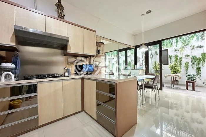 Dijual Segera Rumah Kost di Bandung Kota, Bandung 9 Kamar Dijual Segera Rumah Kost di Bandung Kota, Bandung 9 Kamar