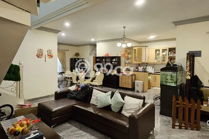 Dijual Rumah Premium dengan Fasilitas Sekitar Komplit di Lakarsantri, Surabaya Dijual Rumah Premium dengan Fasilitas Sekitar Komplit di Lakarsantri, Surabaya