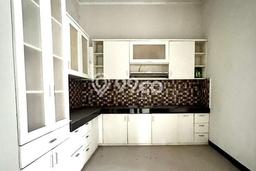 Rumah Mewah LB 300m2 Siap Pakai Desain Elegan di Setra Duta, Bandung Rumah Mewah LB 300m2 Siap Pakai Desain Elegan di Setra Duta, Bandung